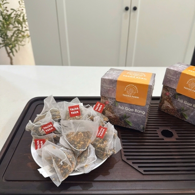 Trà gạo rang túi lọc Tacha Farm hộp 20 túi
